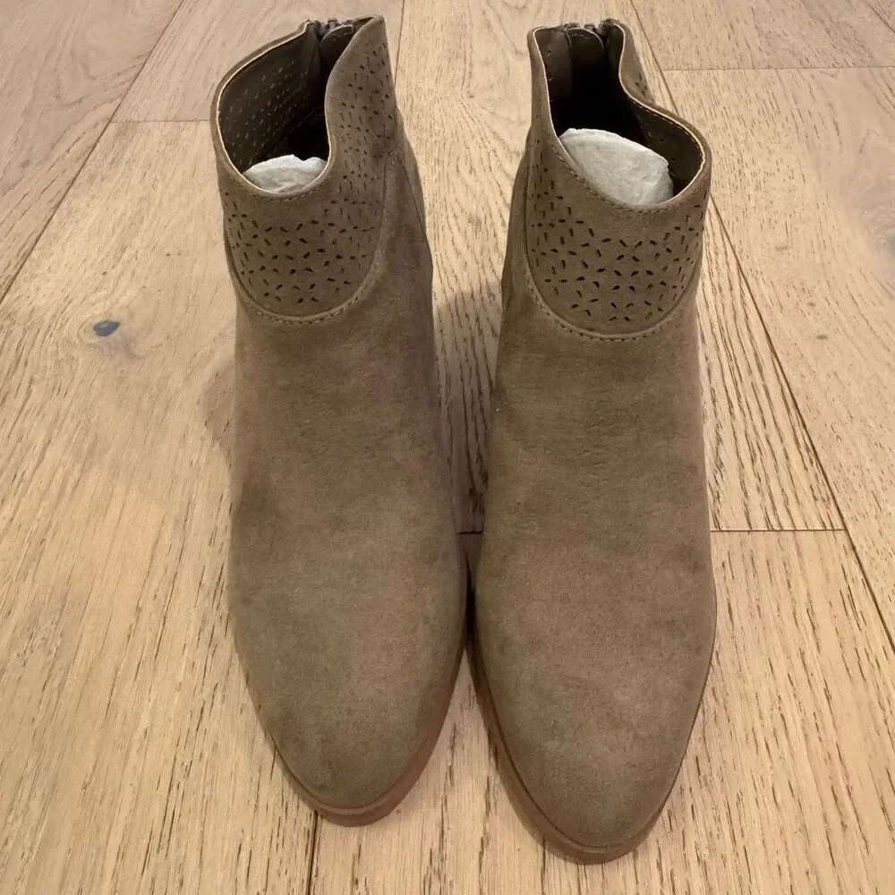 Red and Violet Jackson Lazer Cut Topline Booties tan taupe Size US size 6.5